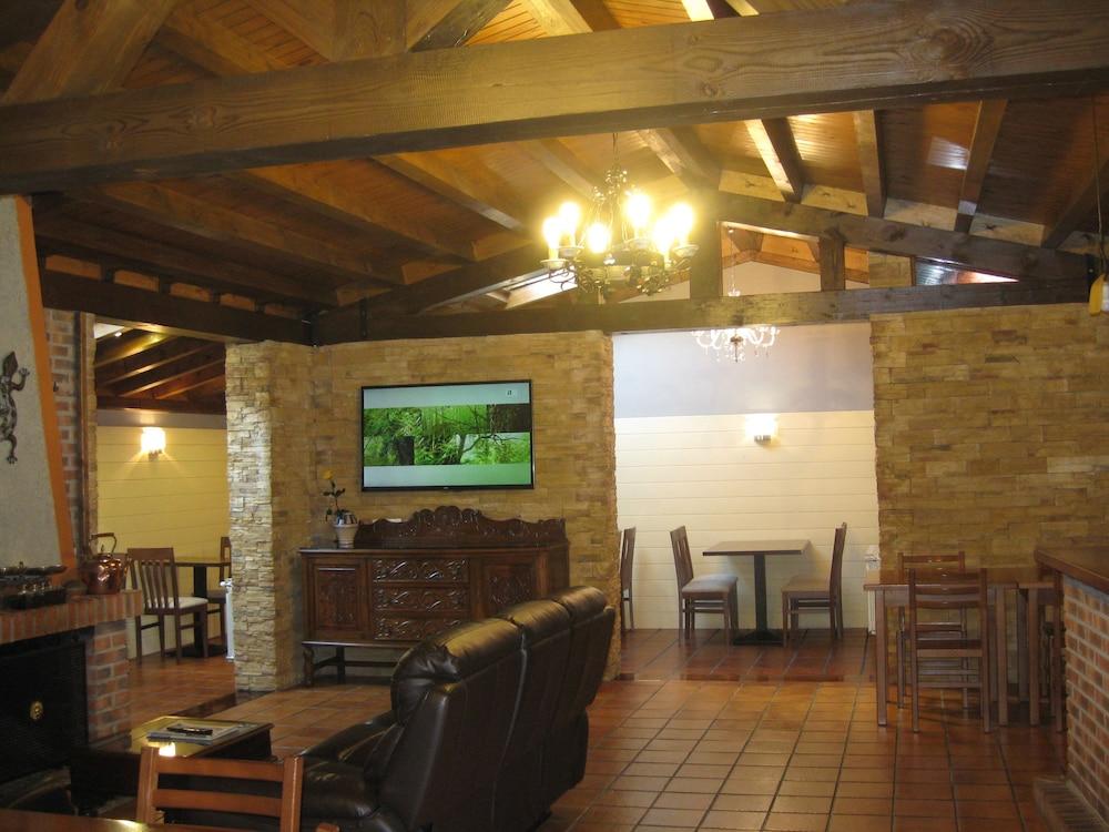 Hotel Rural Entremontes Onís Buitenkant foto