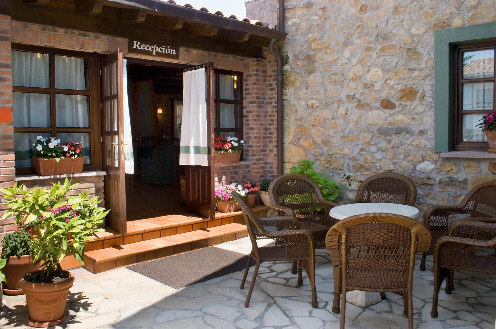 Hotel Rural Entremontes Onís Buitenkant foto