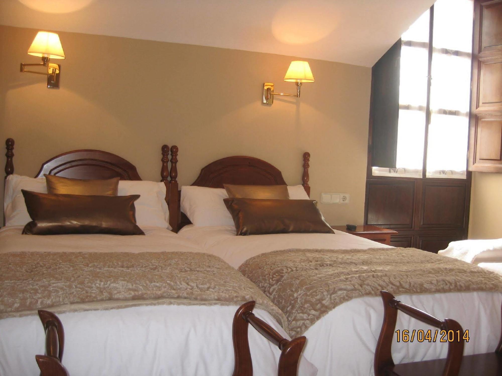 Hotel Rural Entremontes Onís Buitenkant foto